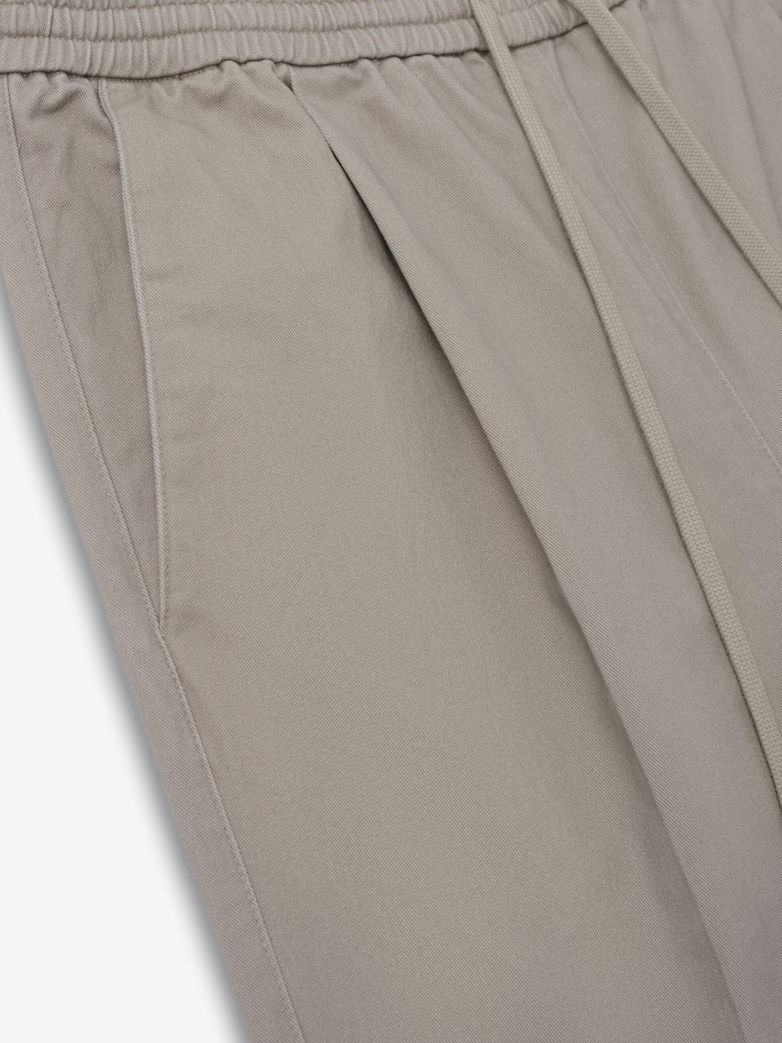 Silk Blend Pleat Front Drawstring Pant - Image 3